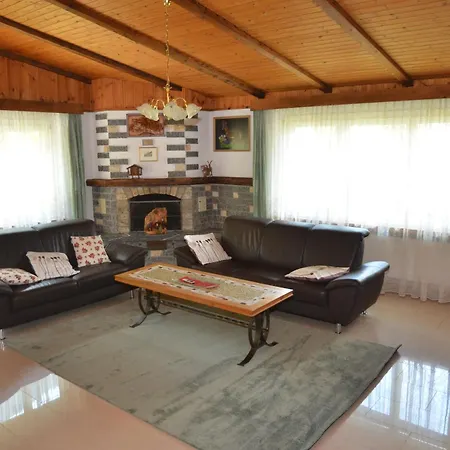 Grosse, Schoene Im Gruenen * 布里格