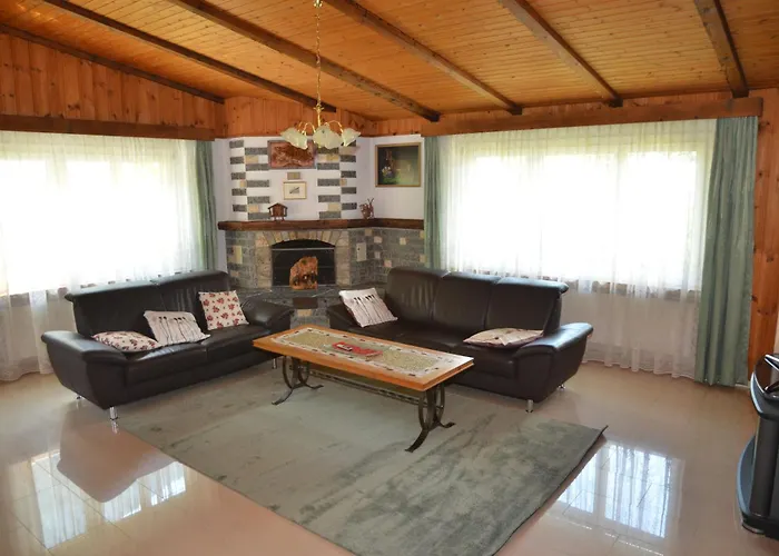 Grosse, Schoene Im Gruenen * 布里格