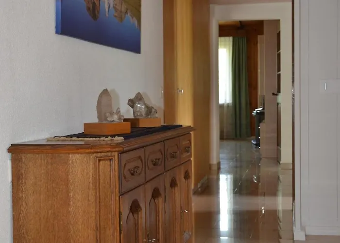 Appartement Grosse, Schoene Im Gruenen Brig