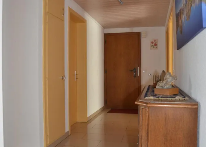 Grosse, Schoene Im Gruenen Appartement