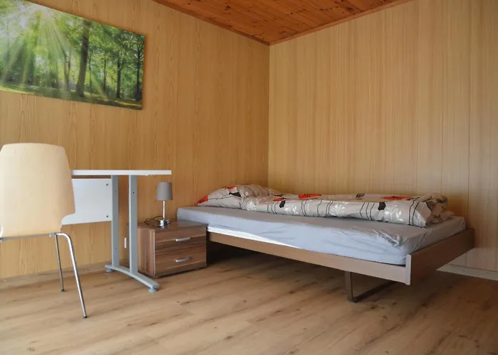 Grosse, Schoene Im Gruenen * 布里格