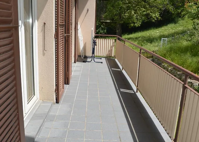 公寓 Grosse, Schoene Im Gruenen 布里格